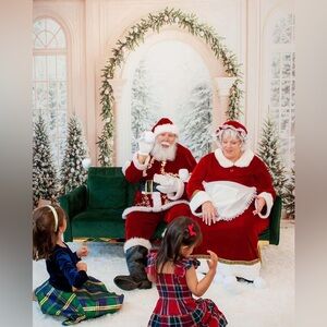 Kate X-Large backdrop Christmas Tree White Arched Door Emetselch 10 x 8.2 ft